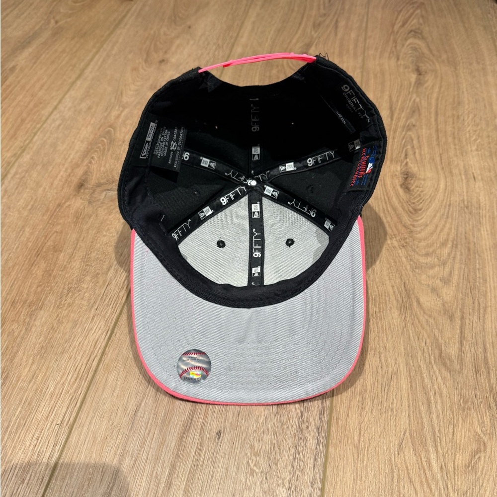 Black and Pink LA Cap - Picture 3 of 3